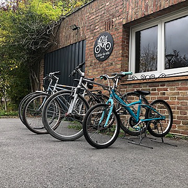 l'atelier de réparation de vélo au centre social l'Essentiel d'Halluin