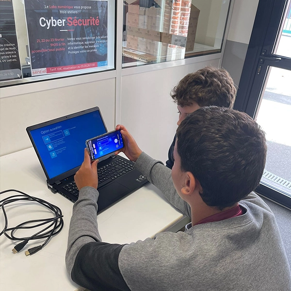 espace numérique au centre social l'Essentiel d'Halluin