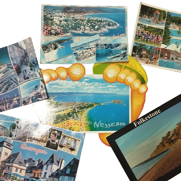 les jeunes sont partis en vacances grâce à l'appui du centre social l'Essentiel d'Halluin : ils nous envoie des cartes postales